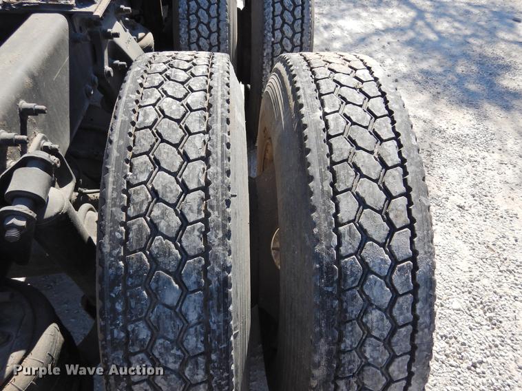 image for item DF2547 2009 Freightliner CL120 semi truck