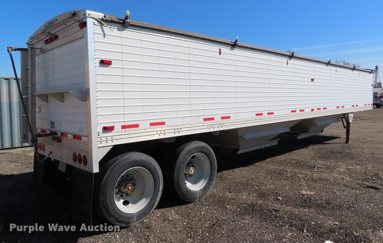 image for item DF7678 2005 Timpte double hopper bottom grain trailer