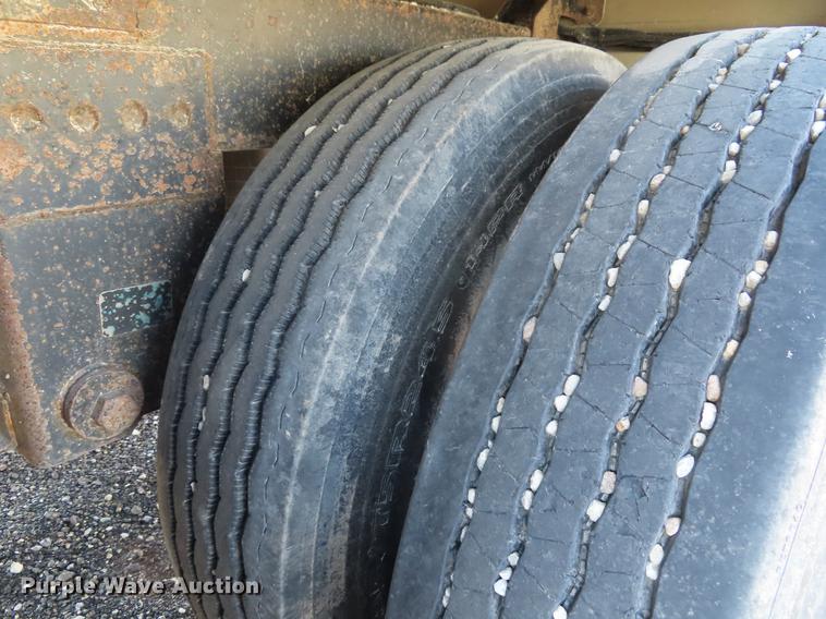 image for item DF7678 2005 Timpte double hopper bottom grain trailer