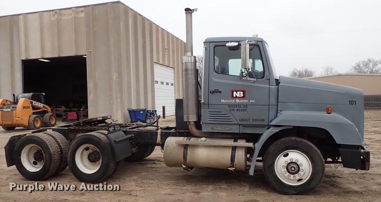 image for item DF8856 1991 Freightliner FLC semi truck