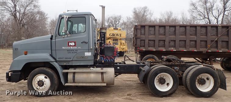 image for item DF8856 1991 Freightliner FLC semi truck