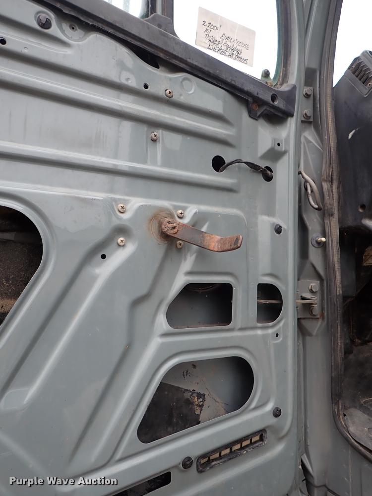 image for item DF8856 1991 Freightliner FLC semi truck