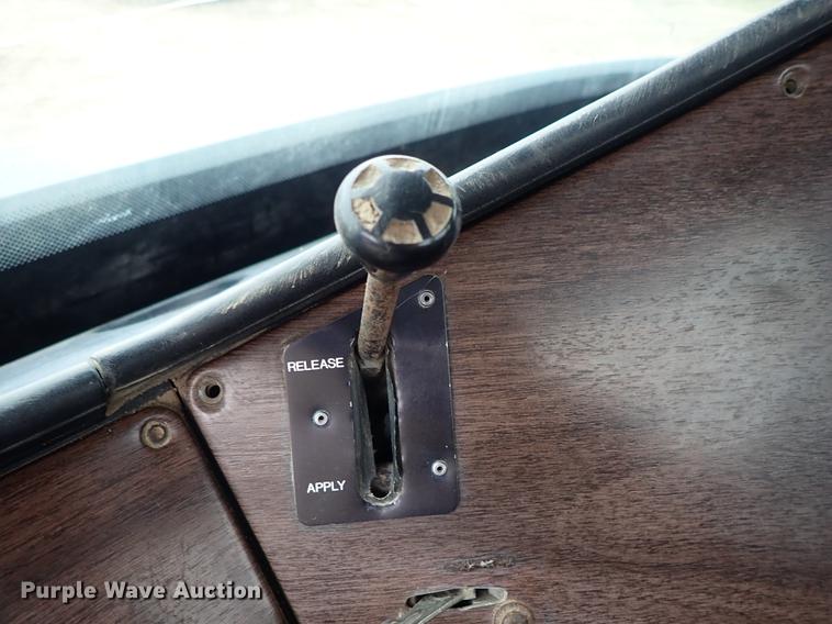 image for item DF8856 1991 Freightliner FLC semi truck