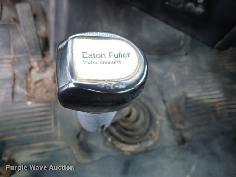 image for item DF8856 1991 Freightliner FLC semi truck