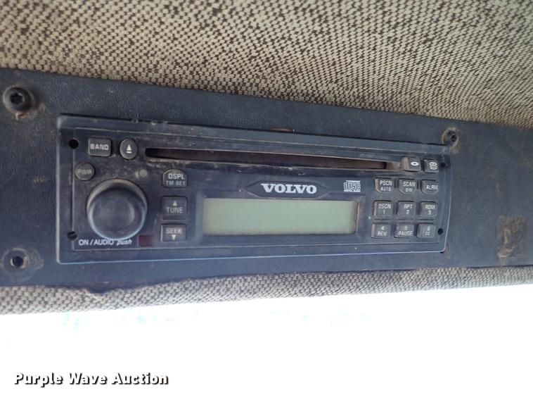 image for item DF8856 1991 Freightliner FLC semi truck