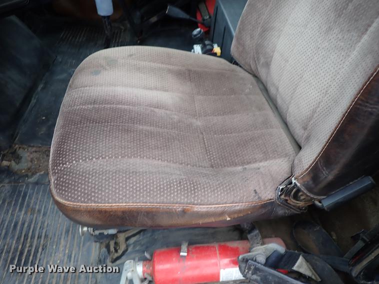 image for item DF8856 1991 Freightliner FLC semi truck