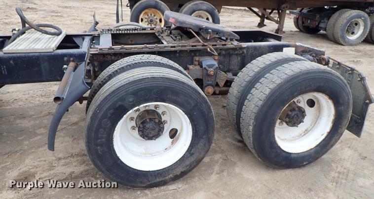 image for item DF8856 1991 Freightliner FLC semi truck