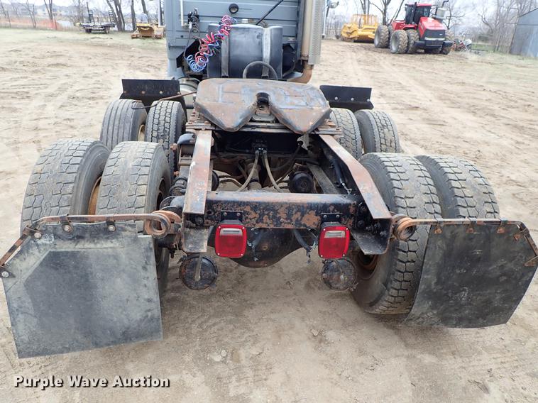 image for item DF8856 1991 Freightliner FLC semi truck