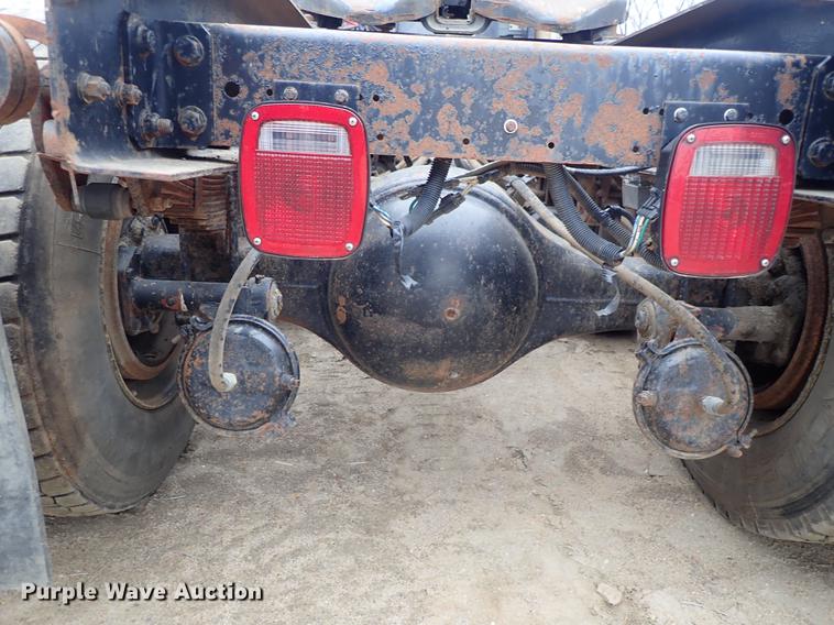 image for item DF8856 1991 Freightliner FLC semi truck