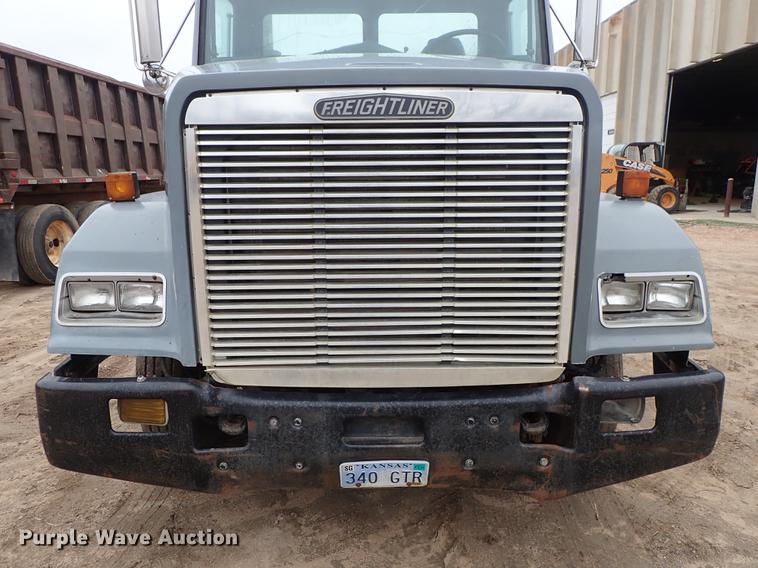 image for item DF8856 1991 Freightliner FLC semi truck
