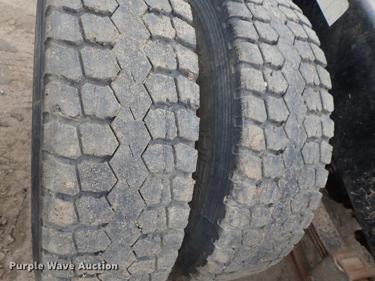 image for item DF8856 1991 Freightliner FLC semi truck