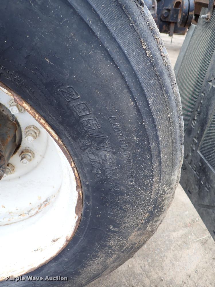 image for item DF8856 1991 Freightliner FLC semi truck