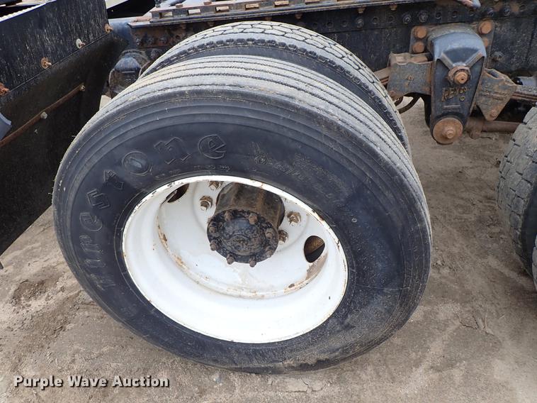 image for item DF8856 1991 Freightliner FLC semi truck