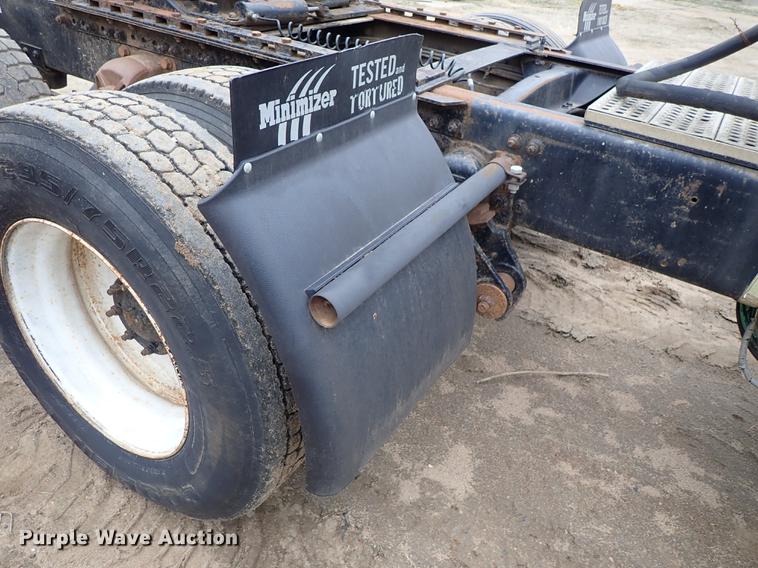 image for item DF8856 1991 Freightliner FLC semi truck