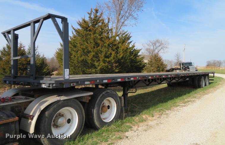 image for item DG3943 2000 Tarasport flatbed trailer