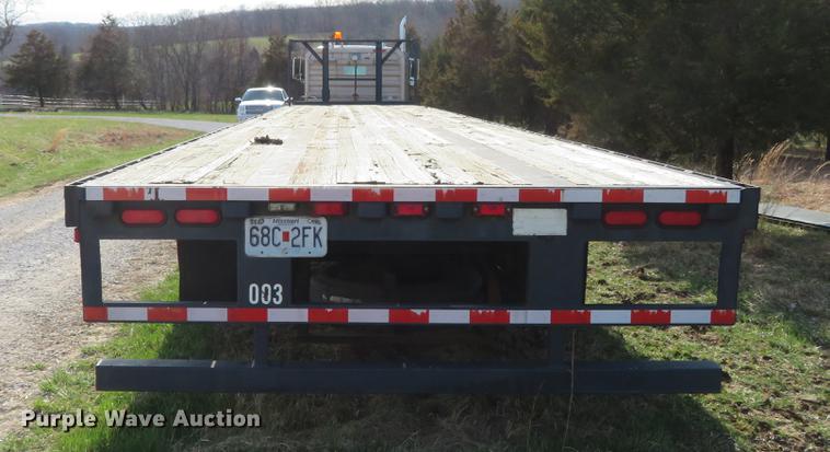image for item DG3943 2000 Tarasport flatbed trailer