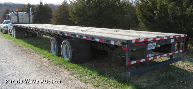image for item DG3943 2000 Tarasport flatbed trailer