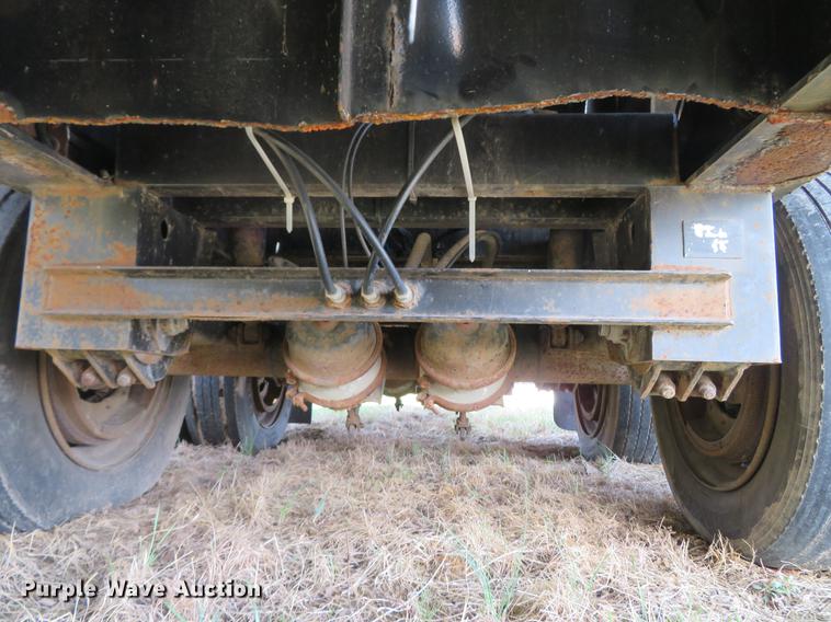 image for item DG3943 2000 Tarasport flatbed trailer