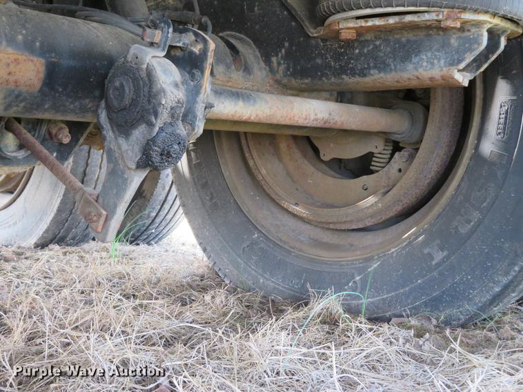 image for item DG3943 2000 Tarasport flatbed trailer