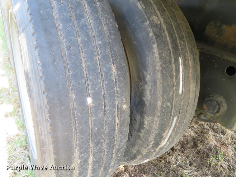 image for item DG3943 2000 Tarasport flatbed trailer