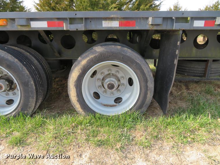 image for item DG3943 2000 Tarasport flatbed trailer