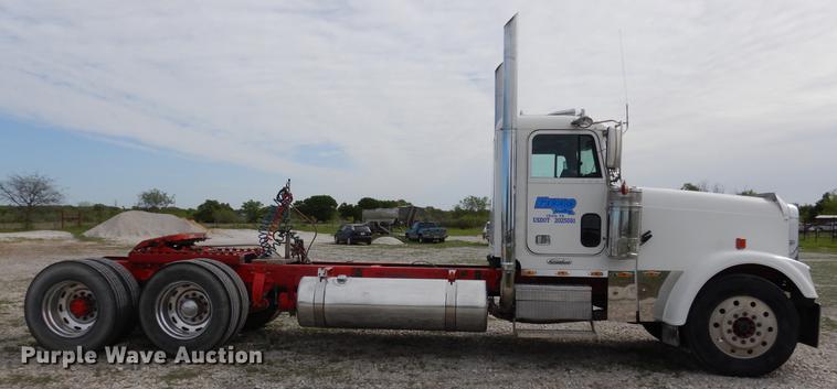 image for item DK9811 1999 Freightliner FLD120 semi truck