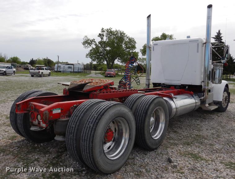 image for item DK9811 1999 Freightliner FLD120 semi truck