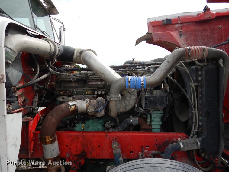 image for item DK9811 1999 Freightliner FLD120 semi truck