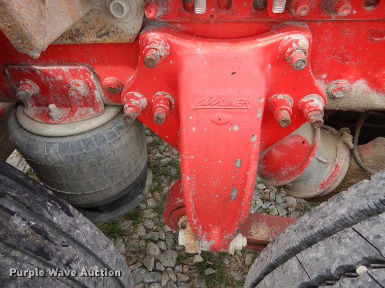 image for item DK9811 1999 Freightliner FLD120 semi truck