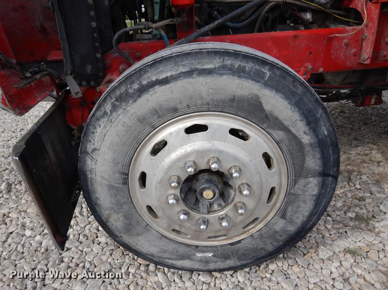 image for item DK9811 1999 Freightliner FLD120 semi truck