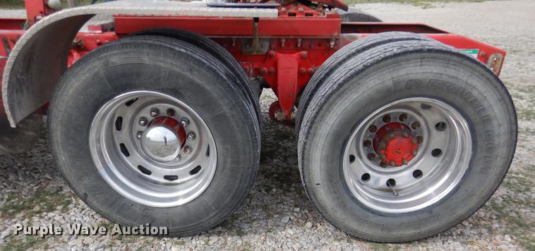 image for item DK9811 1999 Freightliner FLD120 semi truck