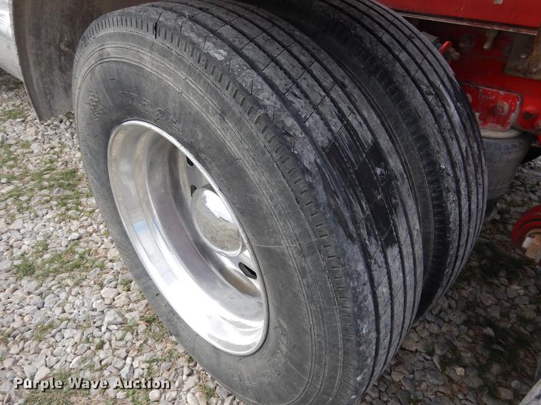 image for item DK9811 1999 Freightliner FLD120 semi truck