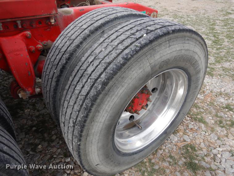 image for item DK9811 1999 Freightliner FLD120 semi truck