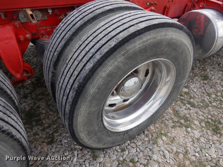 image for item DK9811 1999 Freightliner FLD120 semi truck