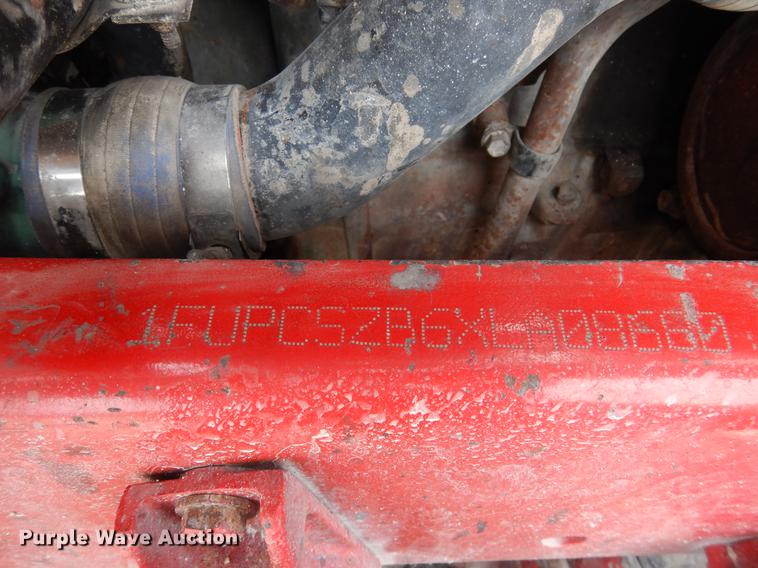 image for item DK9811 1999 Freightliner FLD120 semi truck