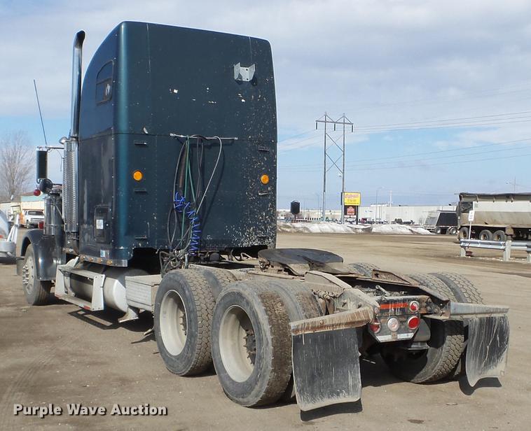 image for item EJ9048 1997 Freightliner Classic XL semi truck