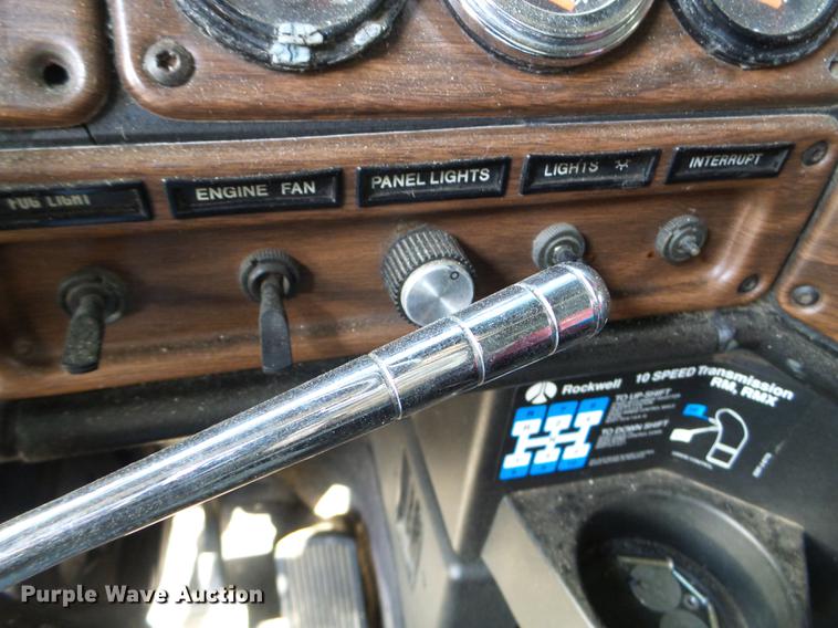 image for item EJ9048 1997 Freightliner Classic XL semi truck