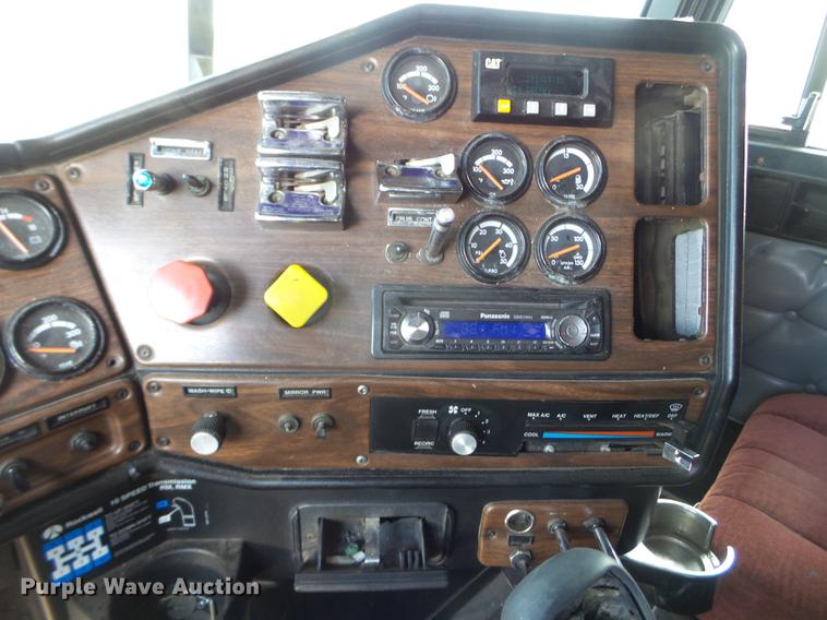 image for item EJ9048 1997 Freightliner Classic XL semi truck