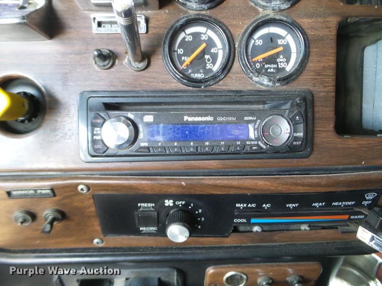 image for item EJ9048 1997 Freightliner Classic XL semi truck