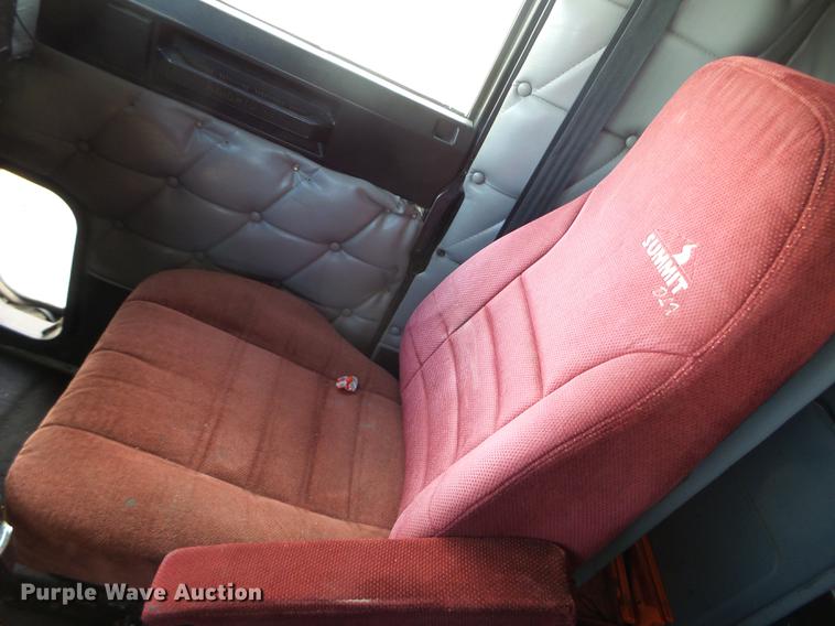 image for item EJ9048 1997 Freightliner Classic XL semi truck