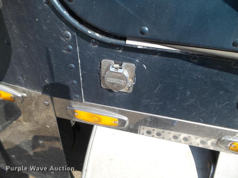 image for item EJ9048 1997 Freightliner Classic XL semi truck