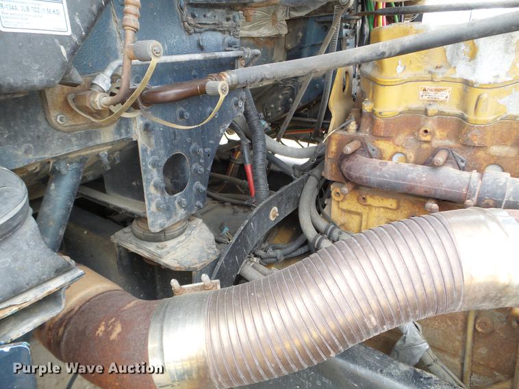 image for item EJ9048 1997 Freightliner Classic XL semi truck