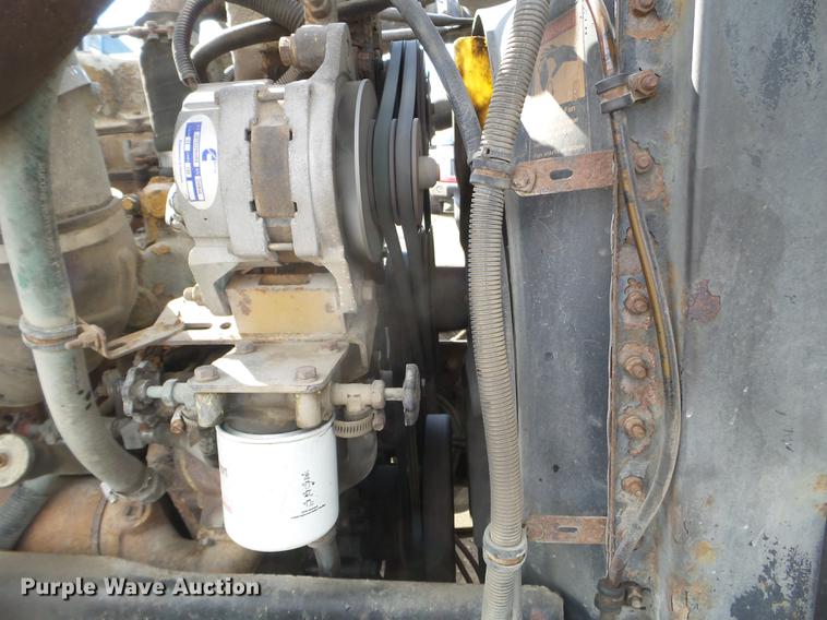 image for item EJ9048 1997 Freightliner Classic XL semi truck