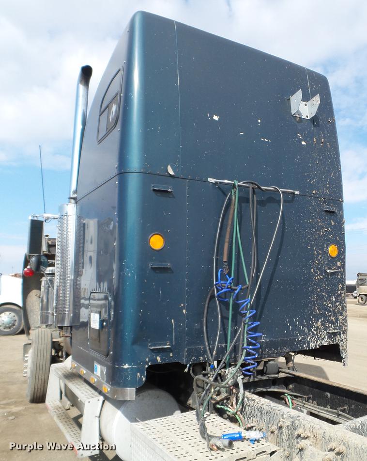 image for item EJ9048 1997 Freightliner Classic XL semi truck