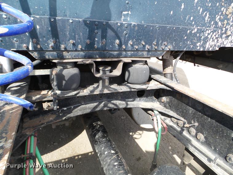 image for item EJ9048 1997 Freightliner Classic XL semi truck