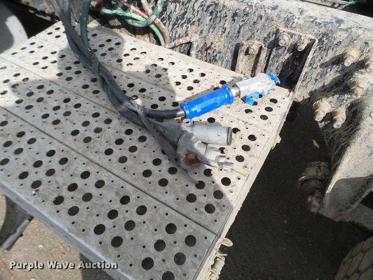 image for item EJ9048 1997 Freightliner Classic XL semi truck