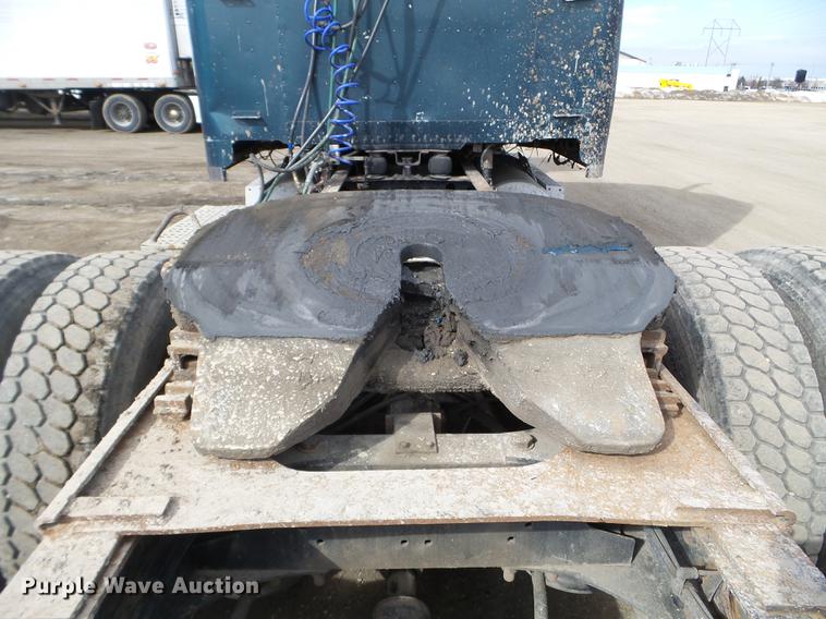 image for item EJ9048 1997 Freightliner Classic XL semi truck