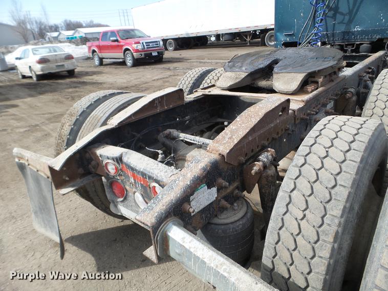 image for item EJ9048 1997 Freightliner Classic XL semi truck