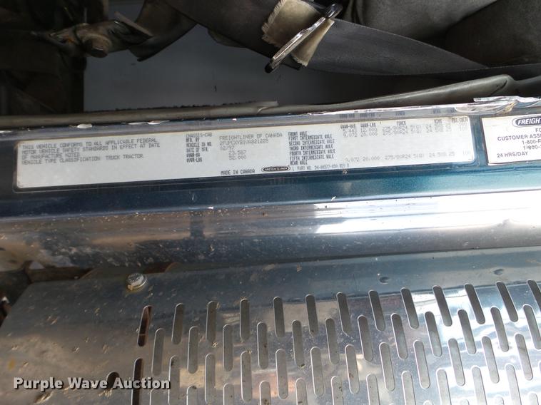 image for item EJ9048 1997 Freightliner Classic XL semi truck