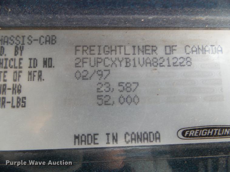 image for item EJ9048 1997 Freightliner Classic XL semi truck